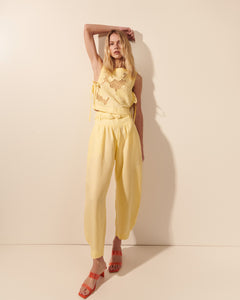 Calça linho barrel com cinto butter
