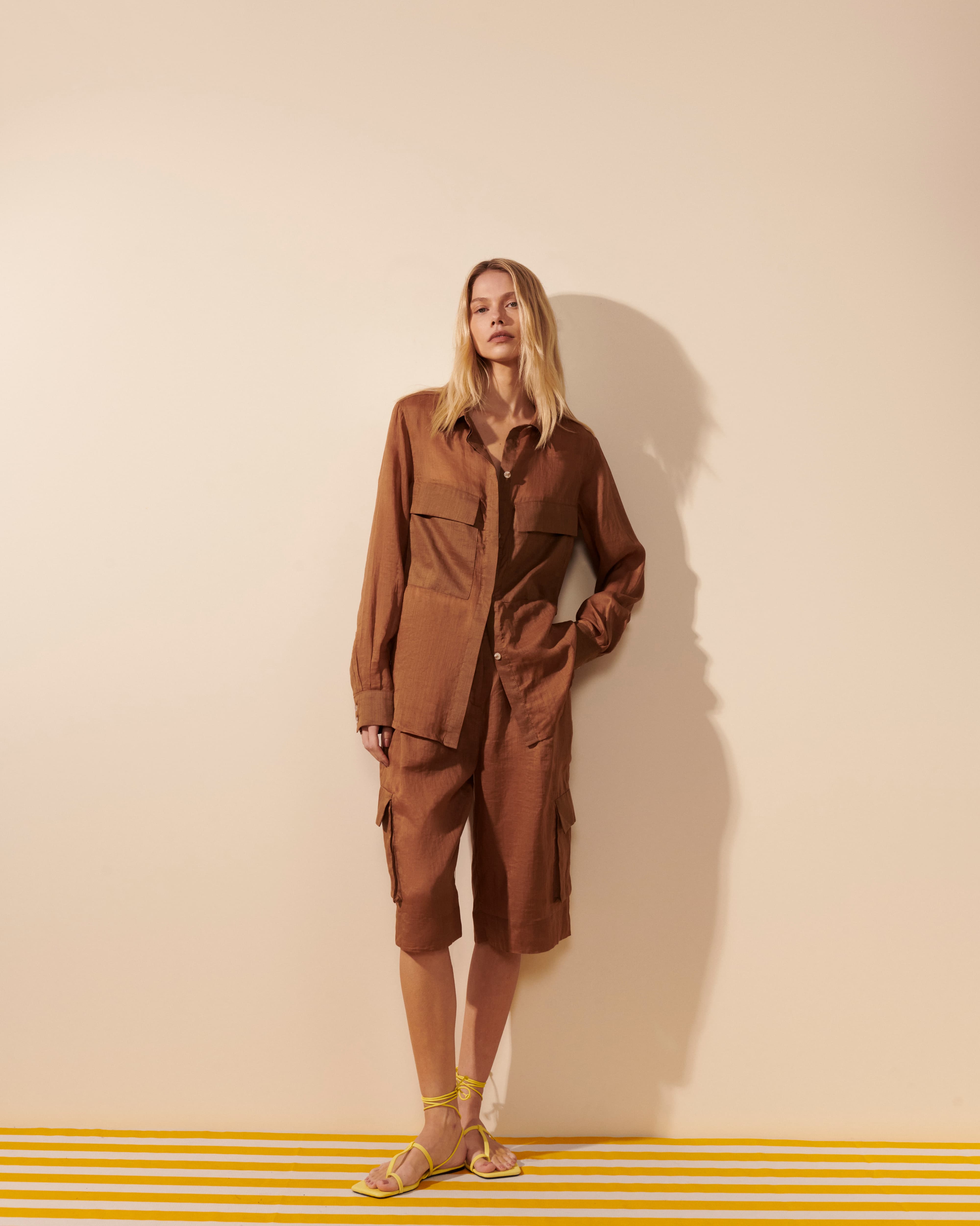 Camisa Rami Bolsos Cominho