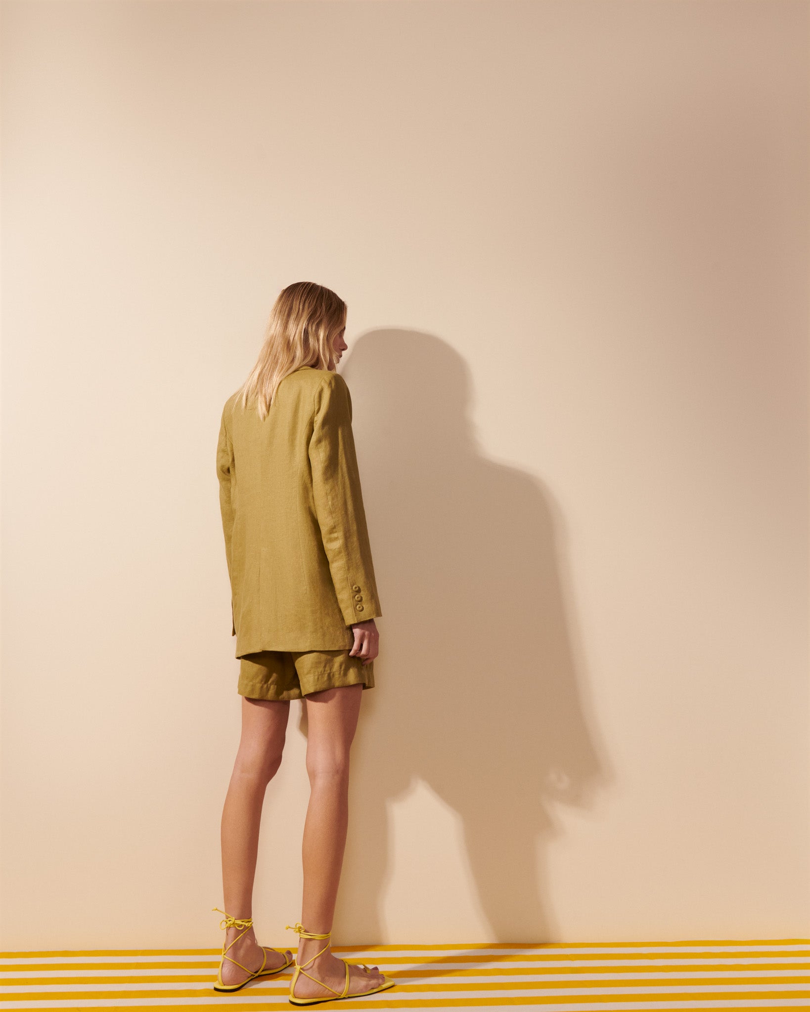 Shop Mes Blazer linho oversize bolsos oliva 