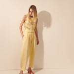 Top linho bordado pala despontado butter