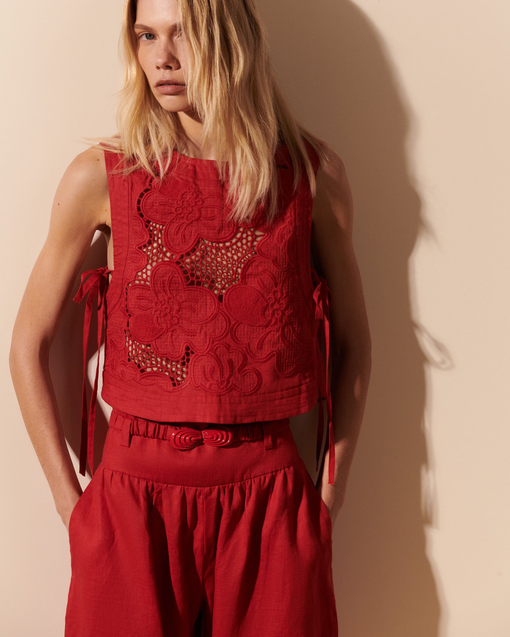 Top linho bordado pala pespontado flamê